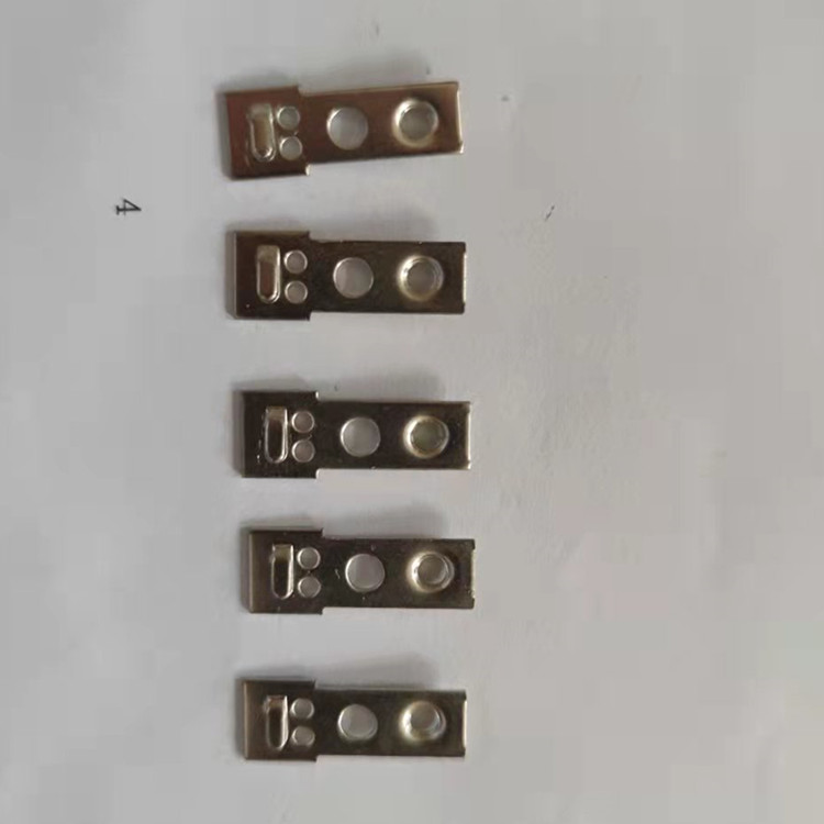 五金衝壓件（jiàn）廠裏普通衝（chōng）孔模可衝裁的（de）小孔徑 