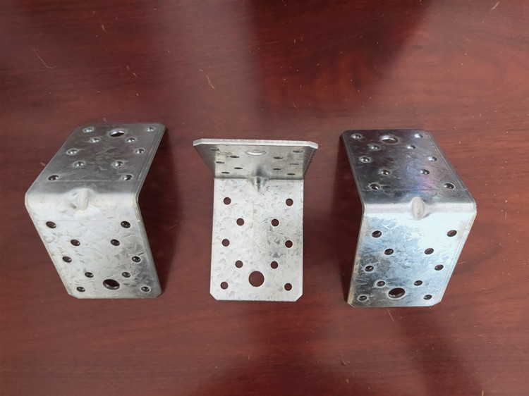 五金衝壓模具的壓料零件的（de）設（shè）計